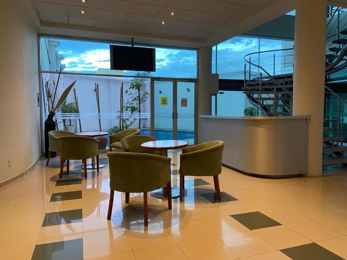 Hotel Enterprise Inn Poliforum León Zewnętrze zdjęcie