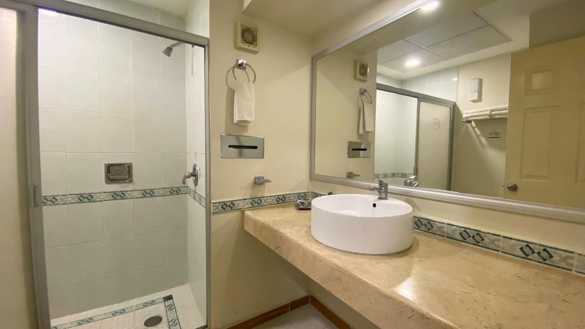 Hotel Enterprise Inn Poliforum León Zewnętrze zdjęcie