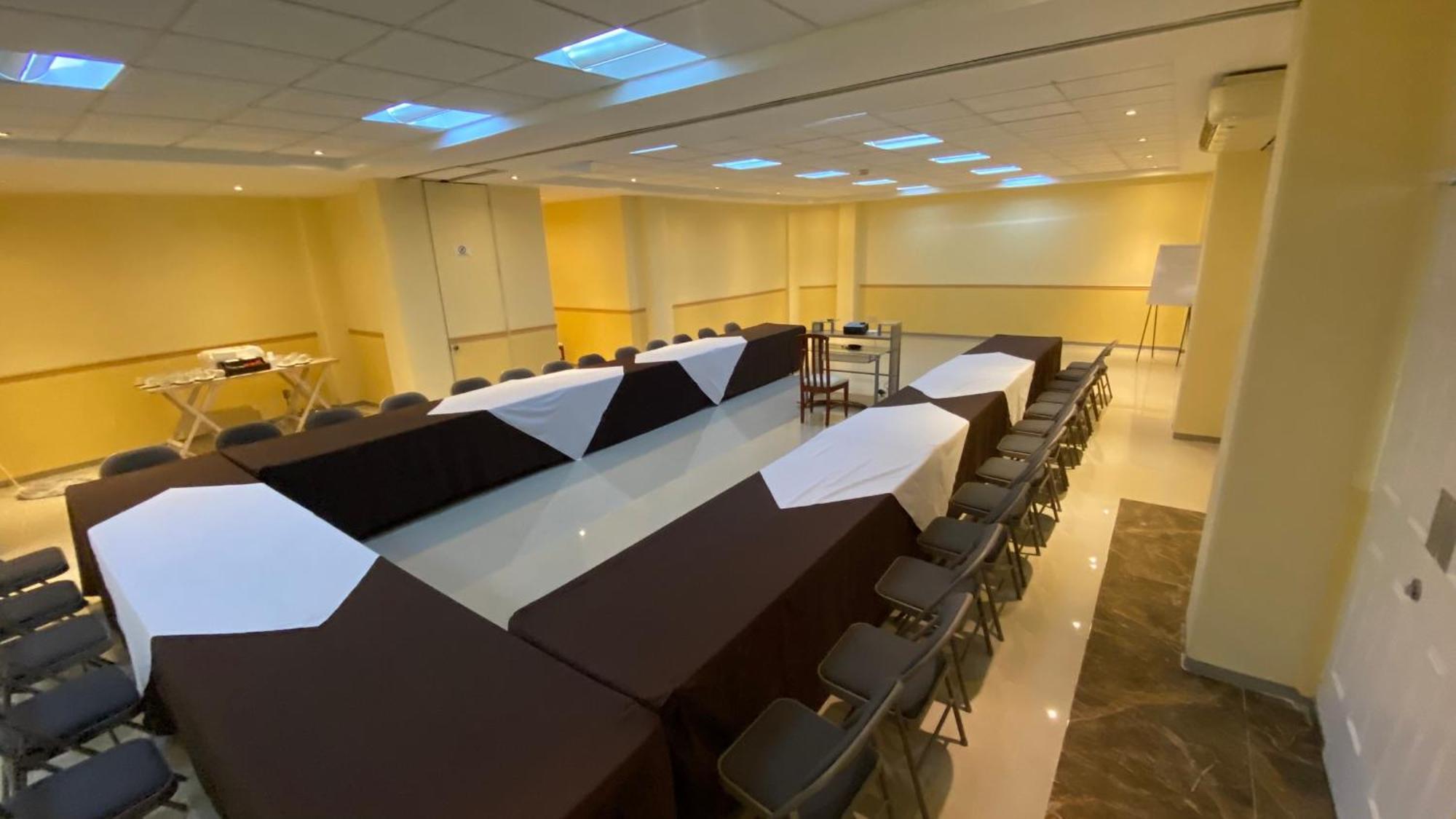 Hotel Enterprise Inn Poliforum León Zewnętrze zdjęcie