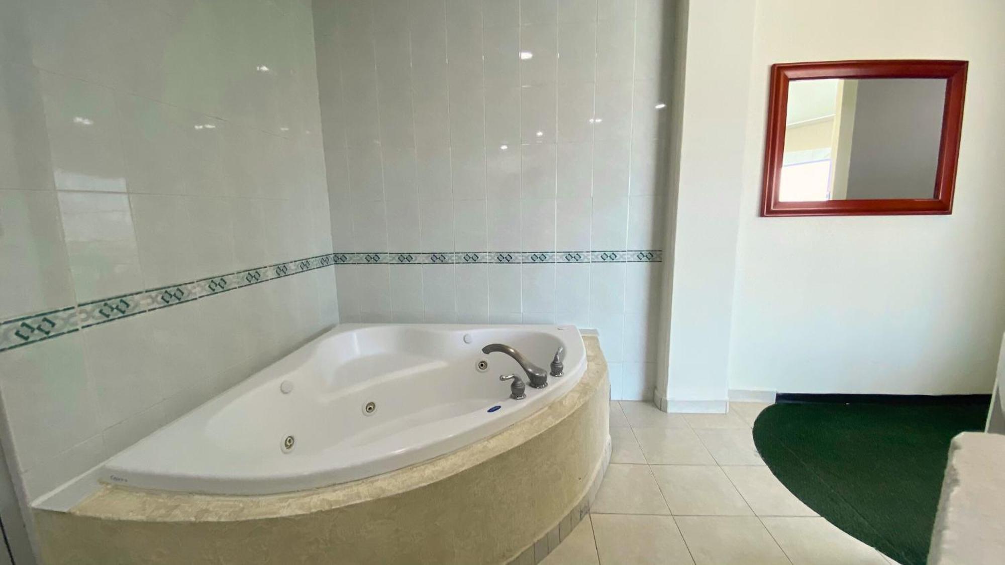 Hotel Enterprise Inn Poliforum León Zewnętrze zdjęcie
